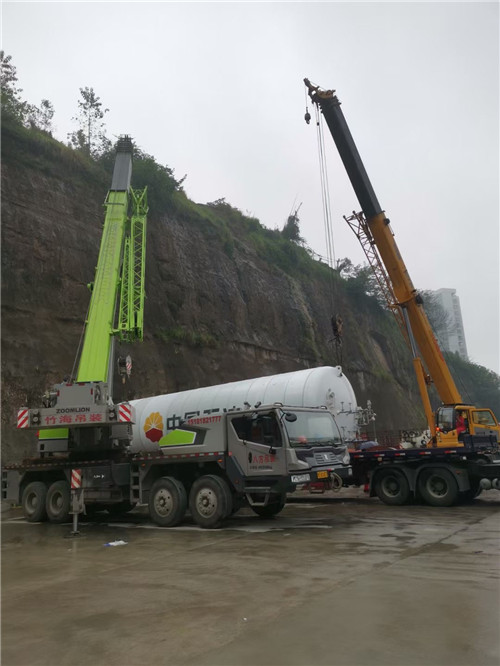 五台县“不怕风雨冻”—— 吊车的 “恶劣环境适应” 技术